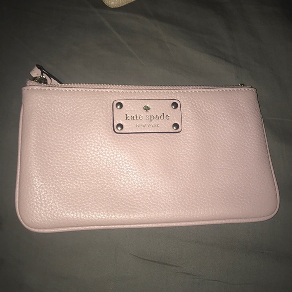 Authentic Kate Spade Wristlet - Picture 1 of 3